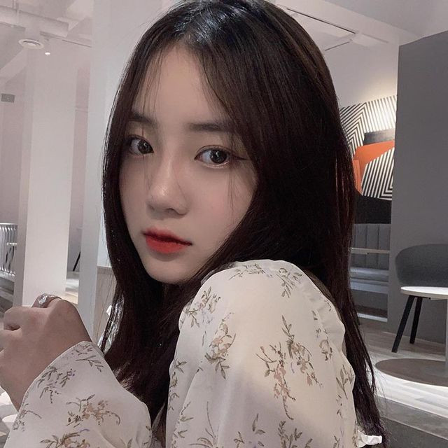 Cô bạn được mọi người yêu mến bởi vẻ ngoài xinh xắn, dễ thương.