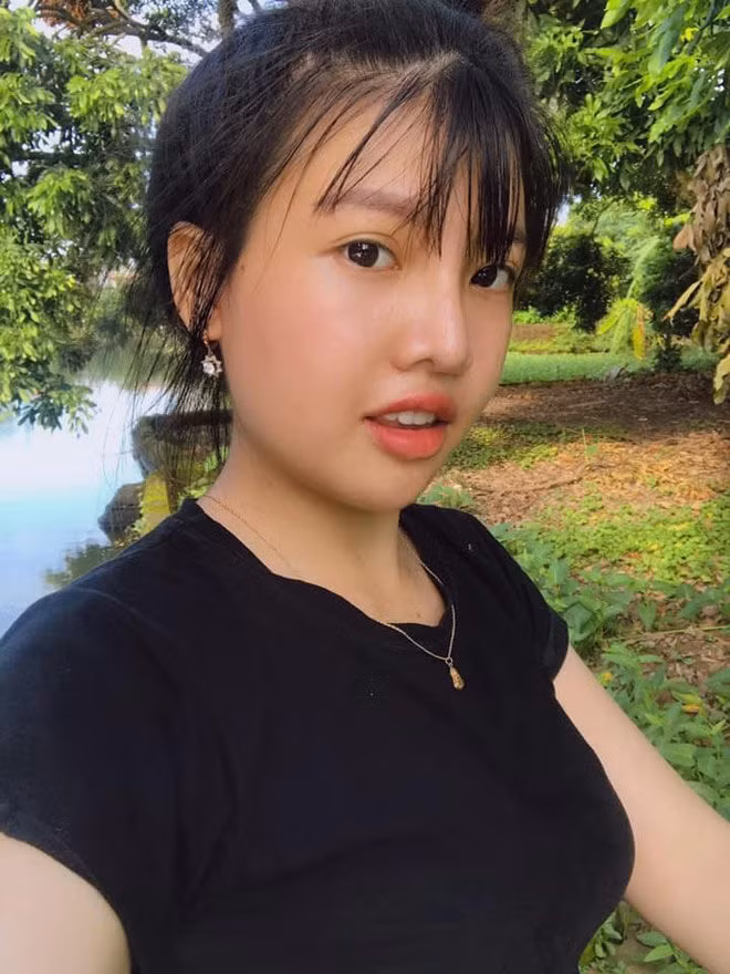 Ở tuổi 29, Quách Phượng đã trở thành bà mẹ ba con, có cuộc sống đáng mơ ước.