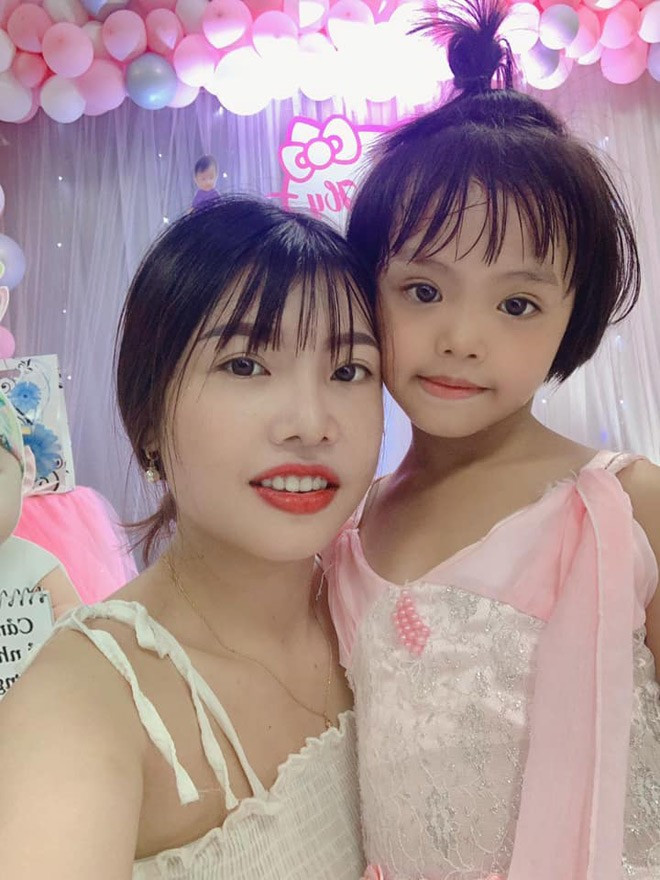 Đám cưới của cô được tổ chức linh đình với sự tham dự của đông đảo người thân, bạn bè. Quách Phượng tái hôn với một chàng trai miền Tây sau 2 năm hẹn hò.