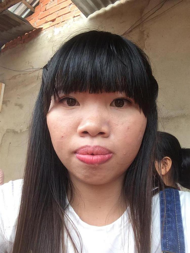 Quách Phượng từng tâm sự, vì vẻ ngoài kém sắc cô không được chàng trai nào để ý tán tỉnh. Năm 17 tuổi, cô được bố mẹ sắp đặt cưới một người chồng theo mai mối. Cuộc hôn nhân không tình yêu nhanh chóng kết thúc vì chồng cô chê...cô quá xấu.