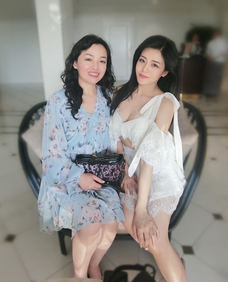 Ông Thoại Linh hiện đang định cư tại Úc và đã kết hôn.