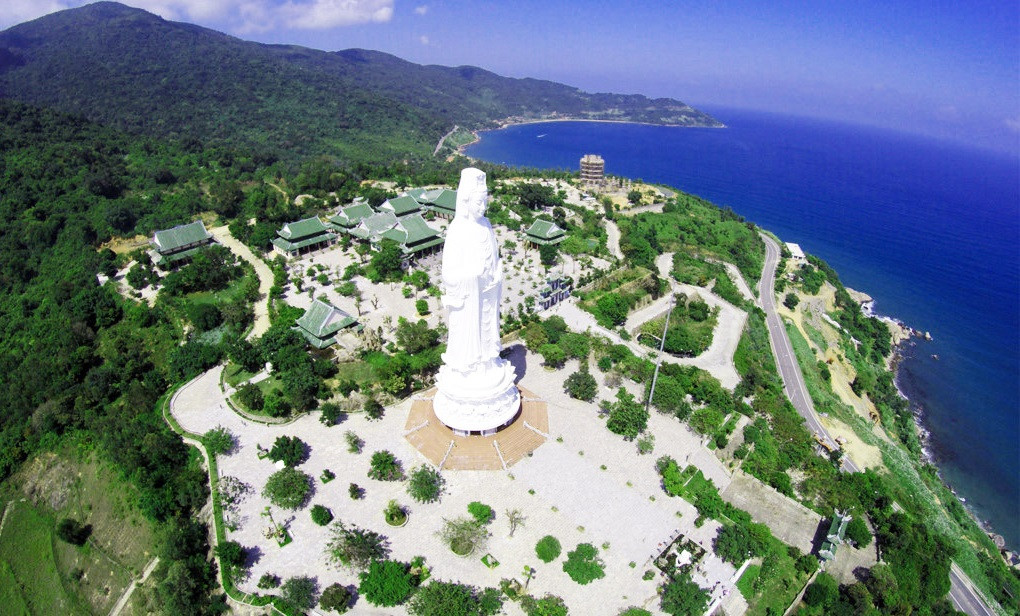 Với kiến trúc độc đáo và vị trí tuyệt đẹp, nơi này là điểm checkin "siêu ảo" với phượt thủ.