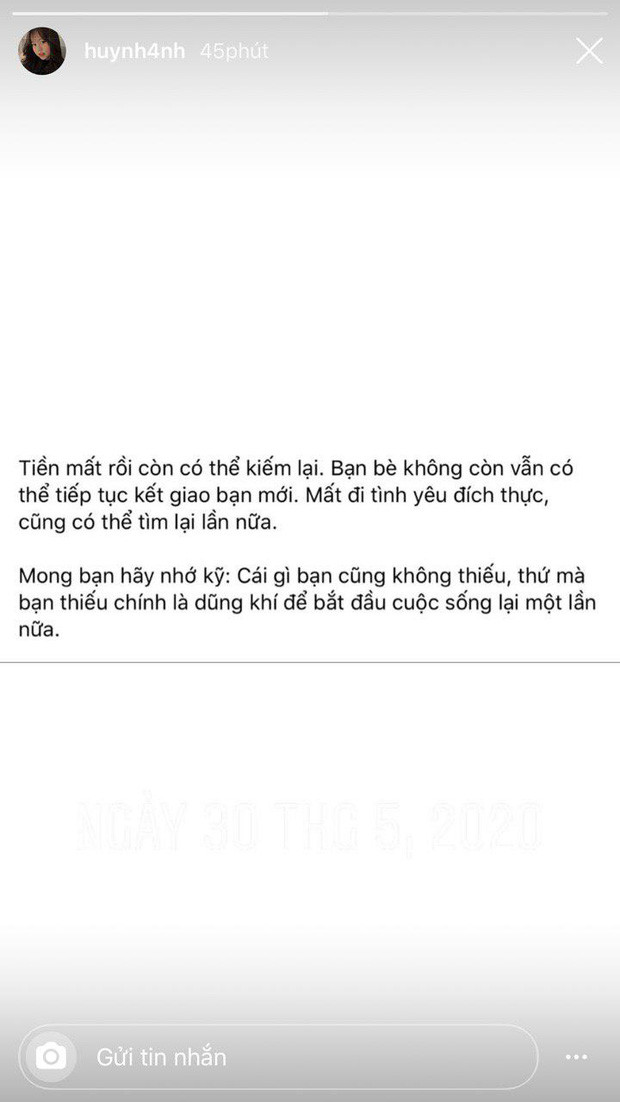 Cùng lúc này, Huỳnh Anh cũng đăng tải story trên Instagram ẩn ý về chuyện dũng khí làm lại từ đầu sau khi từ bỏ mọi thứ, trong đó có cả tình yêu đích thực.
