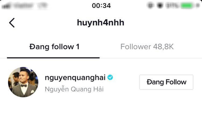 Những hành động này của Huỳnh Anh khiến dân mạng khó tính không thể mỉm cười, nhiều người còn đồn đoán nhiều ẩn ý phía sau chuyện tình cảm của cặp đôi này đã có trục trặc không thể tiết lộ.