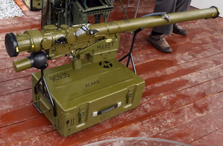 Hiện mọi thông số, tính năng của 9K333 Verba đang được bảo mật kĩ càng. Các nguồn tin quân sự Nga chỉ cho biết rằng, xét về tính năng kỹ-chiến thuật, hệ thống 9K333 Verba ưu việt hơn tất cả các tên lửa vác vai hiện có trong trang bị của quân đội Nga như 9K310 Igla-1, 9K38 Igla, 9K338 Igla-S, cũng như các loại tương đương chúng của nước ngoài như Stinger Block 1 của Mỹ hay QW-2 của Trung Quốc.