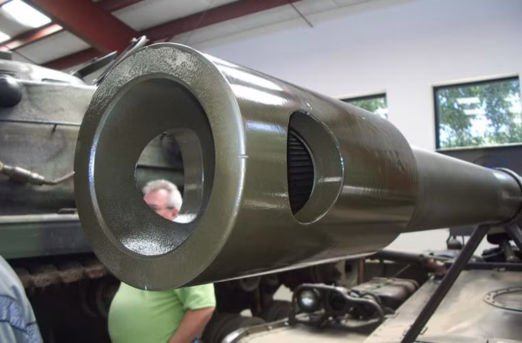 Loa giảm giật đầu nòng.