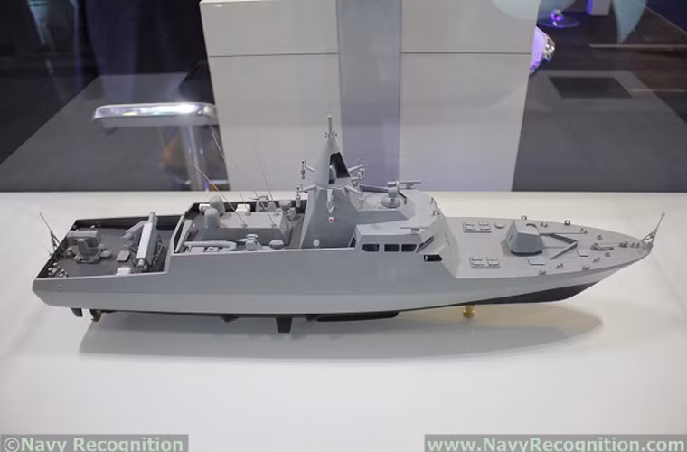 Tại triển lãm quốc phòng hàng hải quốc tế NAVDEX 2017 diễn ra ở Abu Dhabi - thủ đô các Tiểu Vương quốc Ả Rập thống nhất (UAE), Tập đoàn Damen Hà Lan đã lần đầu tiên giới thiệu thành viên mới nhất "gia đình" lớp tàu chiến SIGMA - tàu hộ vệ SIGMA 6110. Theo các thông tin ban đầu, SIGMA 6110 có chiều dài 61m, rộng 10m, lượng giãn nước 639 tấn được thiết kế đáp ứng yêu cầu đặc biệt từ các quốc gia vùng Vịnh. Nguồn ảnh: Navy Recognition