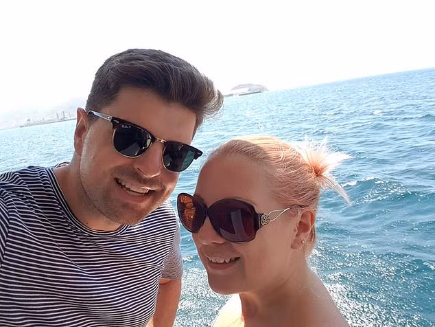 Chong noi tang vo mon qua bat ngo, ai ngo tham kich...-Hinh-2