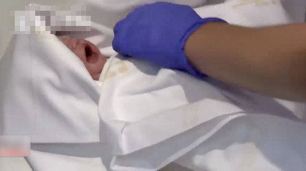 Ly ky nguoi phu nu chet 117 ngay van sinh con khoe manh