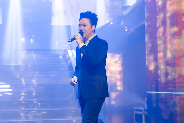 Le Hieu: Yeu vo hon khi tro ve nha sau vai ngay di dien xa-Hinh-2