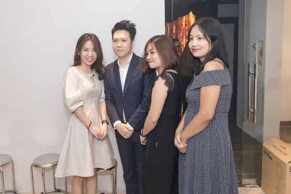 Le Hieu: Yeu vo hon khi tro ve nha sau vai ngay di dien xa-Hinh-4