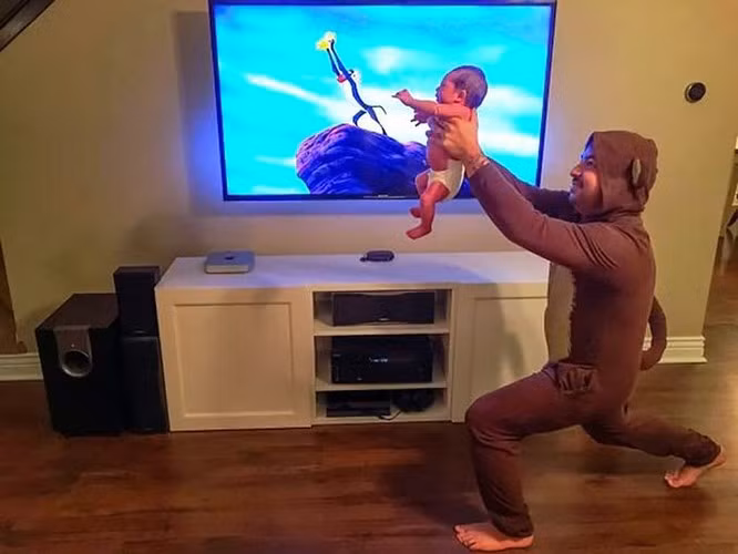  Ý tưởng hài hước của ông bố này là cover phim hoạt hình nổi tiếng Vua sư tử.