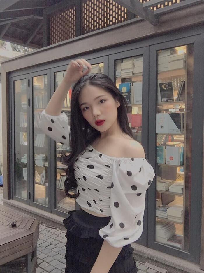 Trương Diệu Anh là cái tên được săn đón nhiều khi cô nàng giành được giải Ba tại cuộc thi Tìm kiếm gương mặt MC tỉnh Hải Dương.