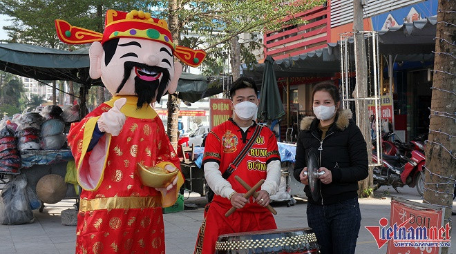 Bán xôi cúng Thần Tài cạnh hàng vàng thu 50 triệu đồng buổi sáng - Hình 6 Ban xoi cung Than Tai canh hang vang thu 50 trieu dong buoi sang-Hinh-6
