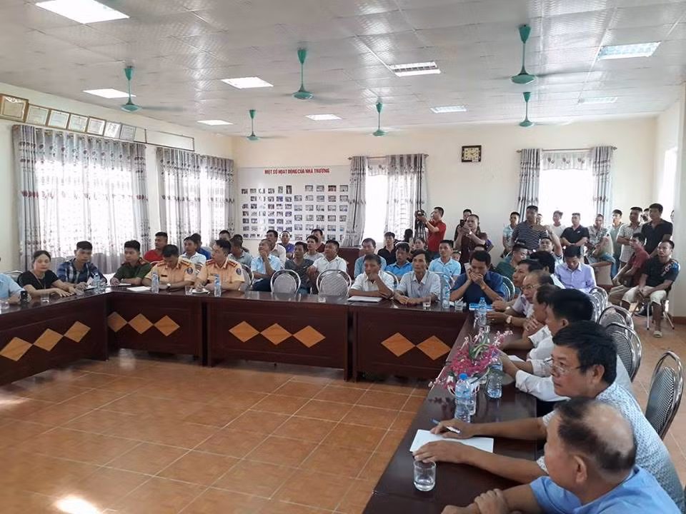 Hang tram nguoi dan keo den tram BOT Dai Yen phan doi muc phi-Hinh-2