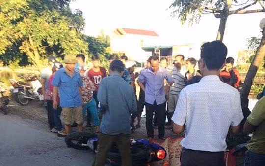 Dam vao xe cho ton, nguoi dan ong bi cua co tu vong