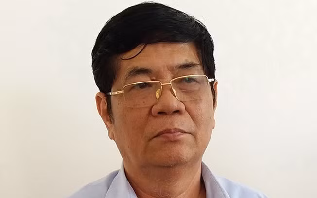 Ban bí thư quyết định thi hành kỷ luật cách tất cả các chức vụ trong Đảng với ông Nguyễn Phong Quang - Nguyên ủy viên Trung ương Đảng, nguyên Phó Trưởng Ban thường trực Ban Chỉ đạo Tây Nam Bộ.