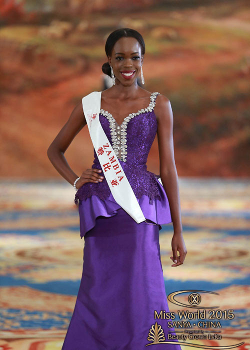 Đại diện của Zambia, Michelo MaLambo lại khiến nhiều người phát hoảng với khuôn mặt dài và vầng trán dô.