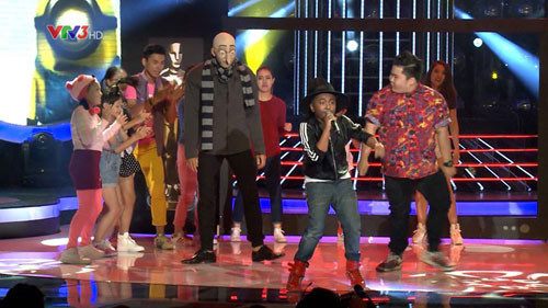 Diva Mỹ Linh vô cùng thích thú tiết mục này bởi bé Ben được có thể thoải mái, làm chủ sân khấu và tỏa sáng. Giám khảo Hồng Vân đánh giá cao sự hy sinh của Khương Ngọc. Riêng bé Ben đã hát bài rất gần với chất giọng của cậu bé. Chị nói: "Đây là bài hát nổi tiếng nên nếu con hát không giống sẽ rất dễ bị phát hiện. Con đã cố gắng hát giống phiên bản chính". Còn giám khảo Hoài Linh cũng cho rằng bé Ben đã làm giống với nhân vật nhất.