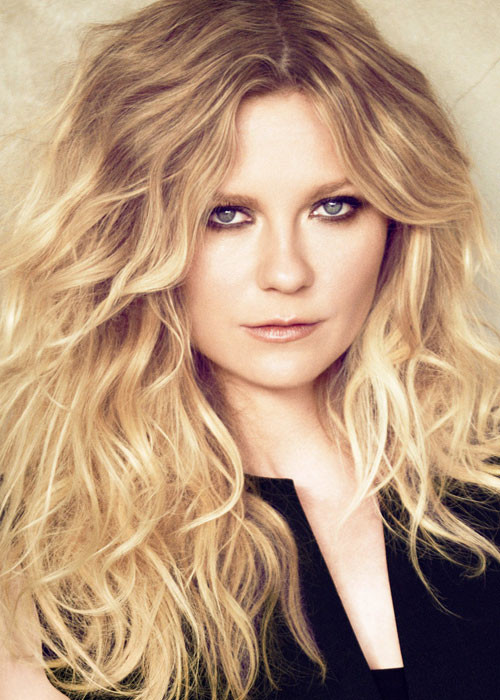 Kirsten Dunst, nữ diễn viên phim “Người nhện” bị mất túi xách, tiền mặt và tư trang giá trị khác sau khi rời căn hộ thuê tại khách sạn Soho Grand. Nhờ camera an ninh của khách sạn, bọn trộm bị bắt và Kirsten Dunst nhận lại được đồ đã mất.