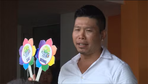 Sau khi các cặp bố con hoàn thành nhiệm vụ và mang chứng nhận về cho chương trình, bác Leng Keng đã có bài kiểm tra kiến thức đối với các bé.