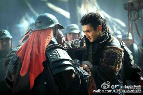 Năm nay, Si Won đã sang Hollywood. Anh thủ vai chính trong phim "Dragon Blade." Bộ phim đã tạo cho anh cơ hội được làm việc cùng với Brody, John Cusack và người hùng Thành Long.