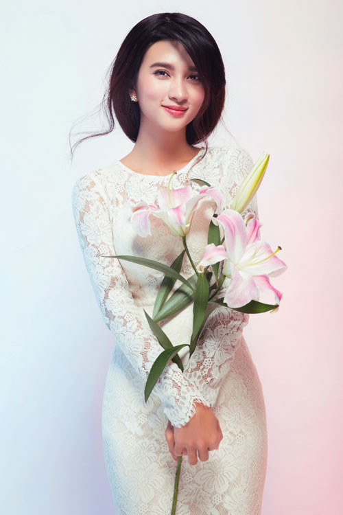 Với sự nỗ lực không ngừng nghỉ, Kim Tuyến đã được đền đáp xứng đáng khi cô được mời tham gia Liên hoan phim Cannes 2014.