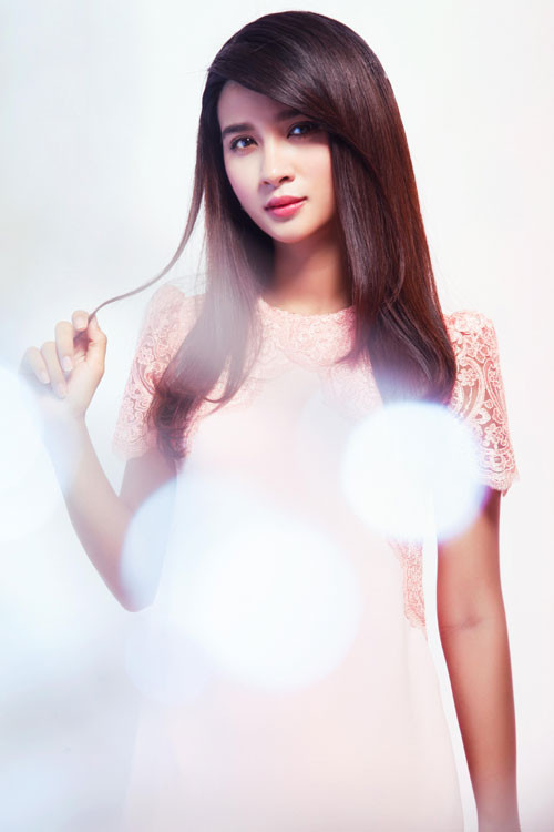 Có lẽ, nhờ những trải nghiệm khó khăn này, Kim Tuyến đã hóa thân vào những vai người phụ nữ có số phận trớ trêu một cách có chiều sâu nhất. Bộ phim mới của Kim Tuyến đang được phát sóng trên tất cả các kênh truyền hình và rất hot là bộ phim Con Dâu.