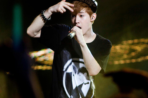 Henry bắt đầu sự nghiệp âm nhạc solo của mình vào năm 2013. Anh trở thành một nghệ sĩ độc tấu thanh nhạc, nghệ sĩ violin, piano và một vũ công. Cũng từ đó Henry trở thành ngôi sao K-pop được hàng ngàn người yêu mến và ngưỡng mộ.