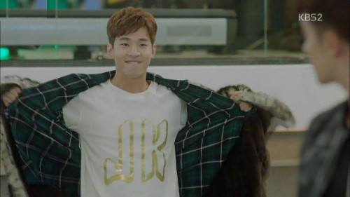 Henry hay nói tiếng Anh và phát âm rất tốt trong "Duyên phận an bài". Điều này cũng không quá lạ vì Henry là người Canada và tiếng Anh là ngôn ngữ đầu tiên của Henry. Ngoài ra, Henry cũng thành thạo cả tiếng Hàn, tiếng Hoa và tiếng Quảng Đông.