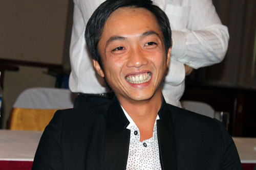 Sinh ra trong một gia đình có tiềm lực tài chính rất mạnh, dường như mọi khoản chi tiêu của Nguyễn Quốc Cường đều được quy đổi thành USD. Chính vì vậy mọi người đã đặt cho anh biệt danh “Cường Đô la”. Không đẹp trai nhưng giàu có, thiếu gia phố núi đã có trong tay rất nhiều người đẹp showbiz như Yến Trang, Duyên Anh Idol, Trương Quỳnh Anh, Duy Uyên, nhưng sâu đậm nhất phải nói đến hai người đẹp tên Hà. Đó là Tăng Thanh Hà và Hồ Ngọc Hà.