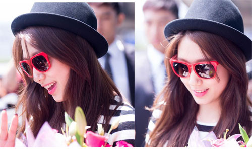 Tại sân bay, nữ diễn viên khiến fan trầm trồ trước vẻ đẹp long lanh của cô. Mặc dù là một ngôi sao nổi tiếng nhưng Park Shin Hye được nhiều fan nhận xét là cởi mở và thân thiện.