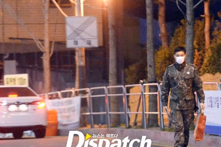 Tuy nhiên, Bi Rain đã gặp rắc rối với những bức ảnh hẹn hò. Bởi lẽ, anh đã vi phạm quân luật khi còn phục vụ trong quân ngũ.