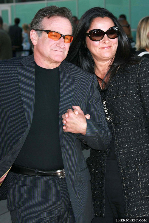 Robin Williams và Valerie Velardi kết hôn năm 1978. Cặp đôi có với nhau một cậu con trai thì cuộc hôn nhân của họ bắt đầu trục trặc. Robin Williams còn lừa dối vợ, dan díu với bảo mẫu Marsha Garces. Năm 1988, Robin Williams và Valerie Velardi chính thức ly hôn. Sau đó, Robin Williams làm đám cưới với Marsha.