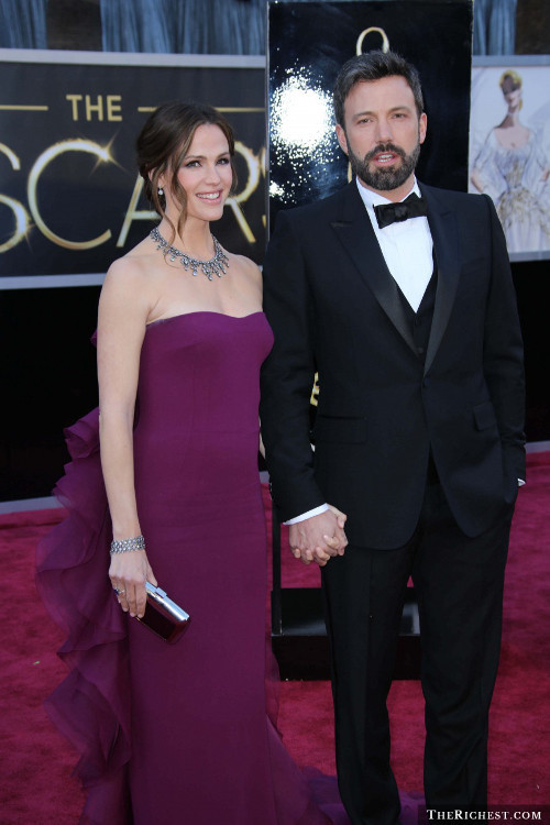 Ben Affleck và Jennifer Garner . Sau 10 năm chung sống, cặp sao này đã tuyên bố chia tay vào hồi đầu tháng 6 vừa qua. Theo nguồn tin, Ben Affleck đã lén lút quan hệ với cô bảo mẫu trẻ xinh đẹp Christine Ouzounian.