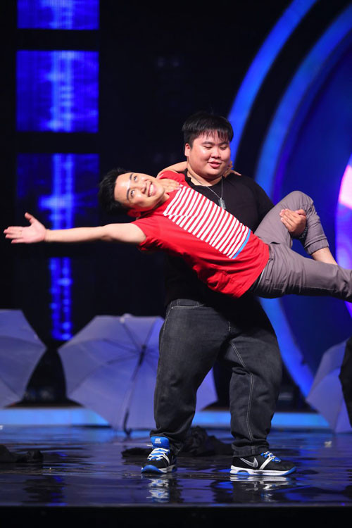 Lam Vinh Hai hat rock – Thuy Top can dam du day-Hinh-10