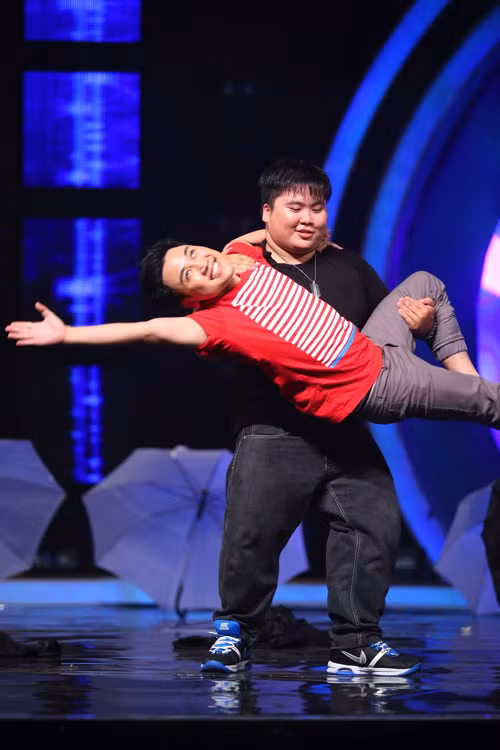 Lam Vinh Hai hat rock – Thuy Top can dam du day-Hinh-10