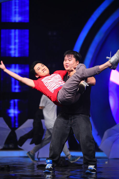 Lam Vinh Hai hat rock – Thuy Top can dam du day-Hinh-11