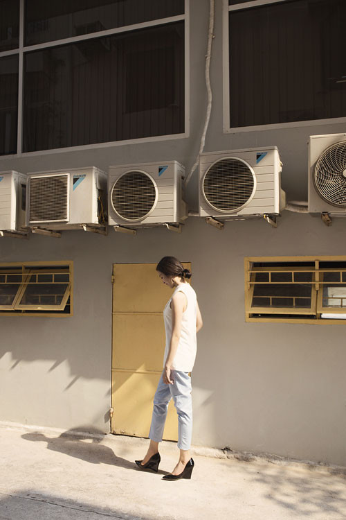 Cô được xếp vào hàng những mỹ nhân không tuổi của showbiz Việt.