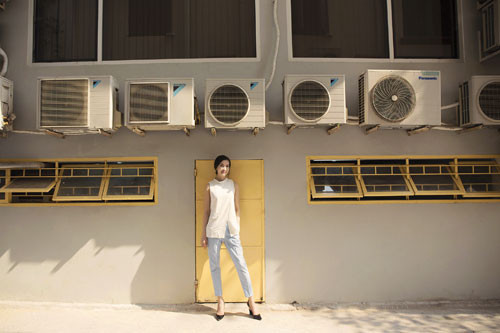 Mặc dù ưa sự lãng mạn nhưng đôi lúc Thanh Mai vẫn thích một chút cá tính.