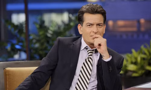 Tai tu Charlie Sheen phu nhan tin bi nhiem HIV