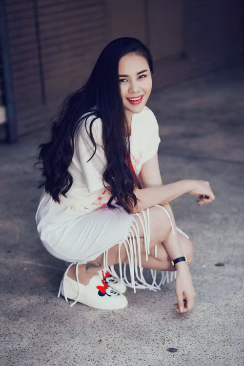 Thời gian gần đây, cô tiếp tục xây dựng hình tượng diễn viên chuyên nghiệp và mạnh dạn thử sức với điện ảnh qua một số vai diễn trong Tối nay 8 giờ, Oan hồn...