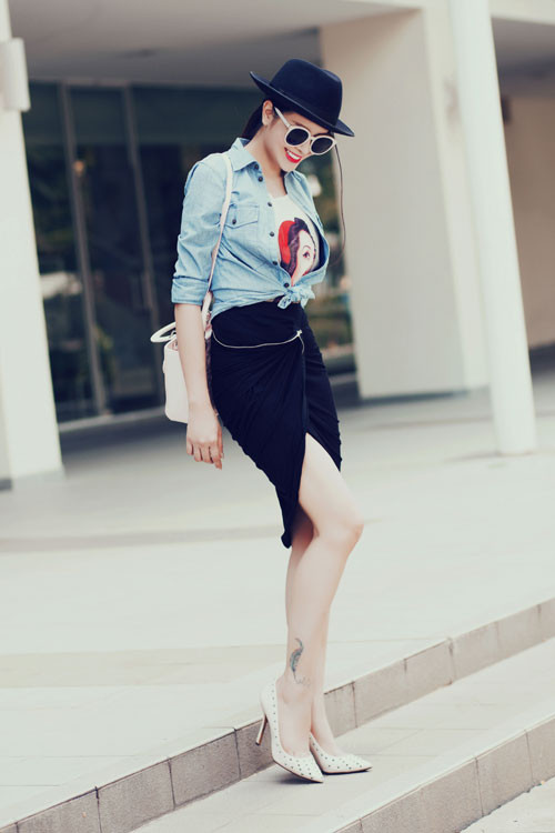 Trong thời gian này, Sella Trương thường diện trang phục streetstyle tự mình mix.