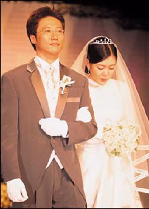 Park Shin Yang hiện sống rất hạnh phúc bên người vợ xinh đẹp và cô con gái đáng yêu.