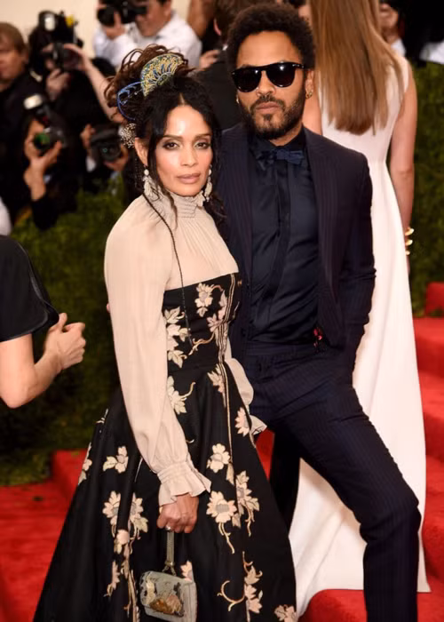 Trước khi đệ đơn ly dị, Lenny Kravitz và Lisa Bonet đã có 6 năm mặn nồng. Mối quan hệ của họ đã không thực sự kết thúc tốt đẹp. Tuy nhiên, chỉ vài năm sau đó, cả hai lại coi nhau là những người bạn tốt.