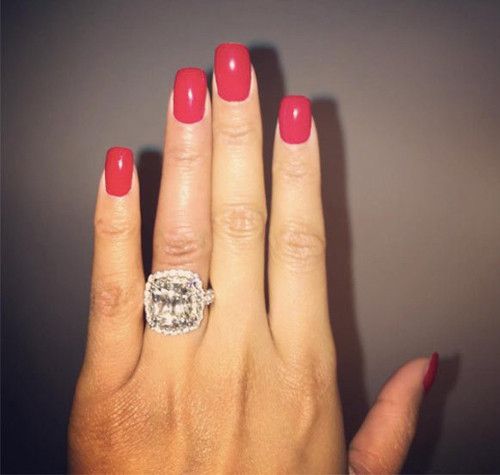 Nicki Minaj phu nhan dinh hon du khoe nhan sieu khung-Hinh-2