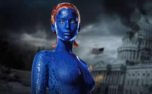  Jennifer Lawrence trong vai Mystique. Trong tập phim X-Men: First Class, khán giả có cơ hội gặp một Mystique thời trẻ qua sự thể hiện của Jennifer Lawrence. Khi nhập vai, Jennifer Lawrence đã thể hiện được lối diễn tự nhiên và gây ấn tượng mạnh trong vai siêu anh hùng gợi cảm.