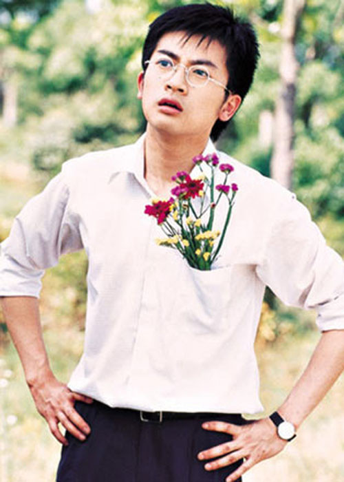 Ngôi sao “Hoàn châu cách cách” Tô Hữu Bằng hội ngộ với Triệu Vy và Lâm Tâm Như trong “Tân dòng sông ly biệt” khi anh vào vai chàng ký giả tốt bụng Đỗ Phi. Nhân vật này rất yêu Lục Như Bình dù tình cảm của cô gái này lại luôn dành cho Hà Thư Hoàn. Dẫu vậy, bằng sự chân tình và kiên trì, Đỗ Phi cuối cùng cũng có được hạnh phúc bên Như Bình.