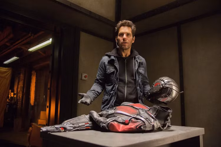 Phim hay dang xem nhat cuoi tuan 25-26/7/2015 Nguoi kien-Hinh-2