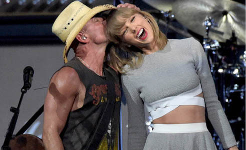 Ngày 26/3, cặp đôi cùng nhau tham gia đêm diễn của Kenny Chesney ở Nashville. Taylor tham gia với tư cách khách mời trong một màn trình diễn bất ngờ để tạo niềm vui cho khán giả.